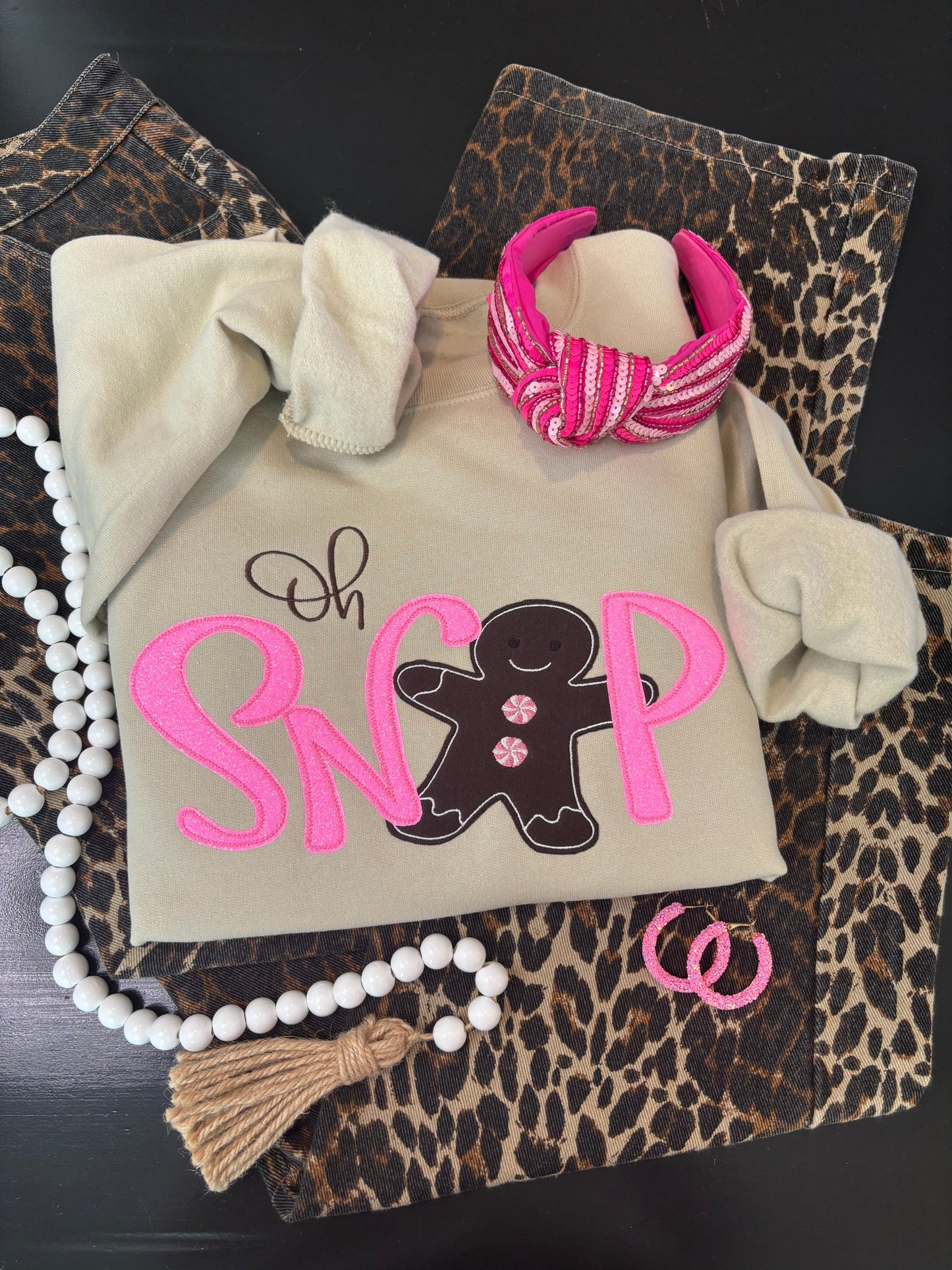 Oh Snap – Bean Stitch Christmas Appliqué Sweatshirt